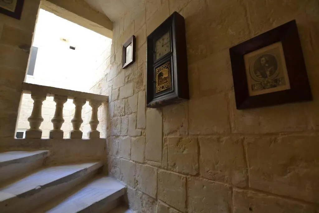 Vallettadreamsuites Groud Floor Shared Sea View Rooof Terrace Apartment Valletta