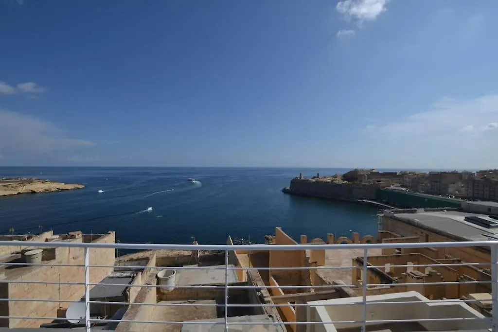 Vallettadreamsuites Groud Floor Shared Sea View Rooof Terrace Valletta