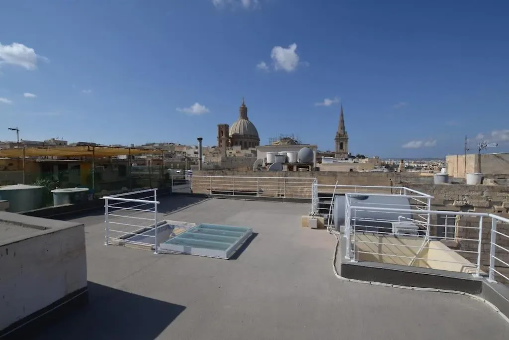 Vallettadreamsuites Groud Floor Shared Sea View Rooof Terrace Apartment Valletta