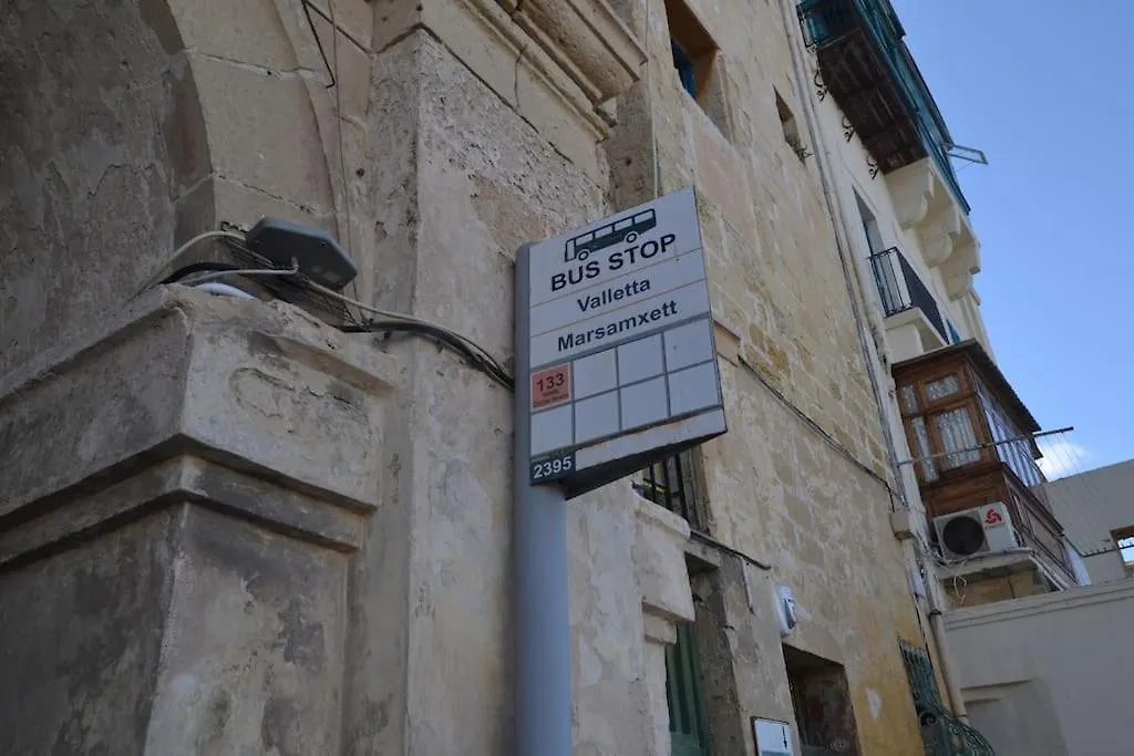 Vallettadreamsuites Groud Floor Shared Sea View Rooof Terrace Apartment Valletta
