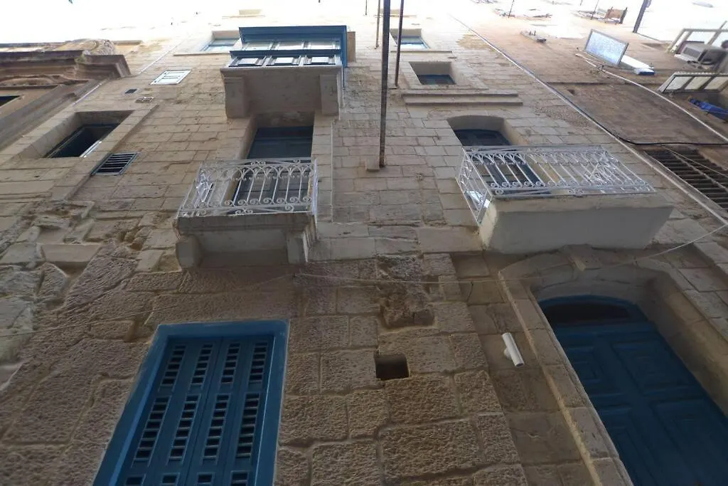 Vallettadreamsuites Groud Floor Shared Sea View Rooof Terrace Apartment